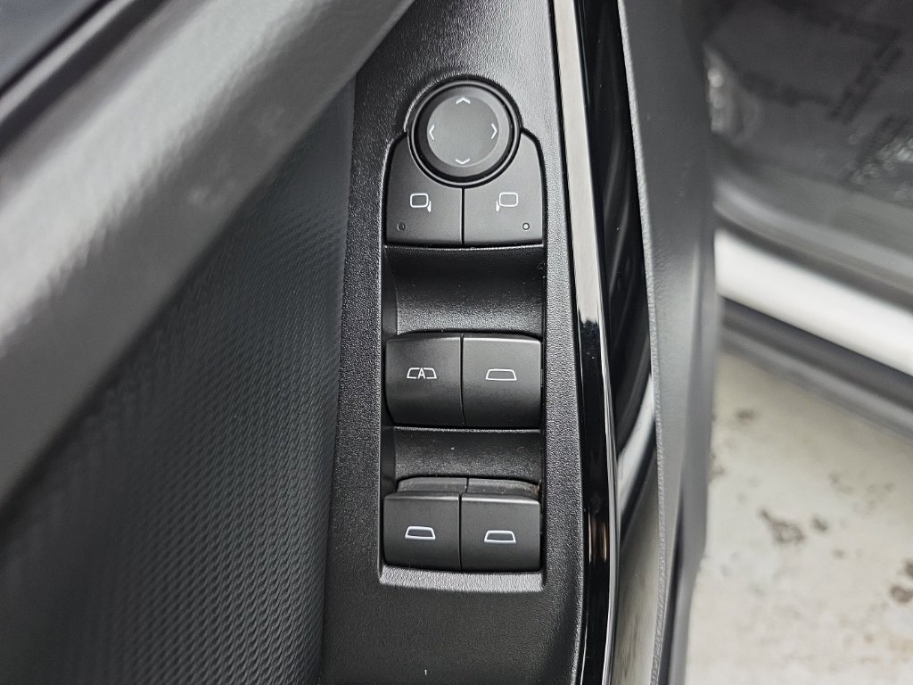Used 2025 Chevrolet Equinox LT w/ Convenience Package II AWD/4WD image 21