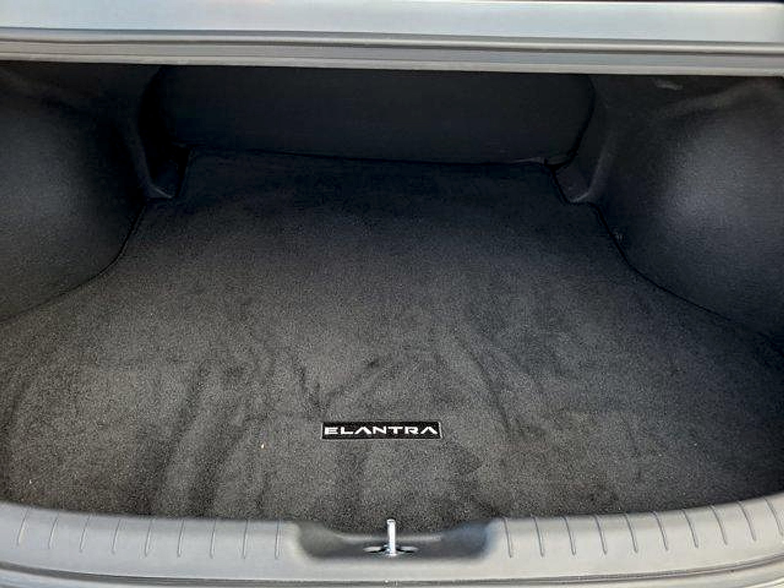 Used 2026 Hyundai Elantra SE FWD image 10