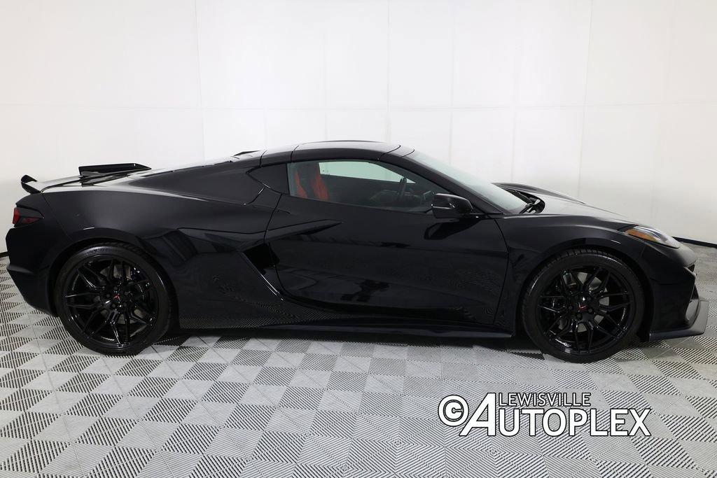 Used 2023 Chevrolet Corvette Z06 RWD image 4