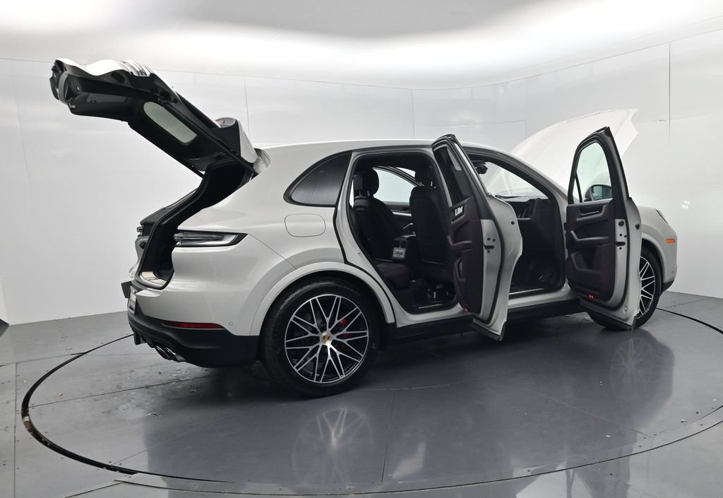 Used 2025 Porsche Cayenne S AWD/4WD image 65