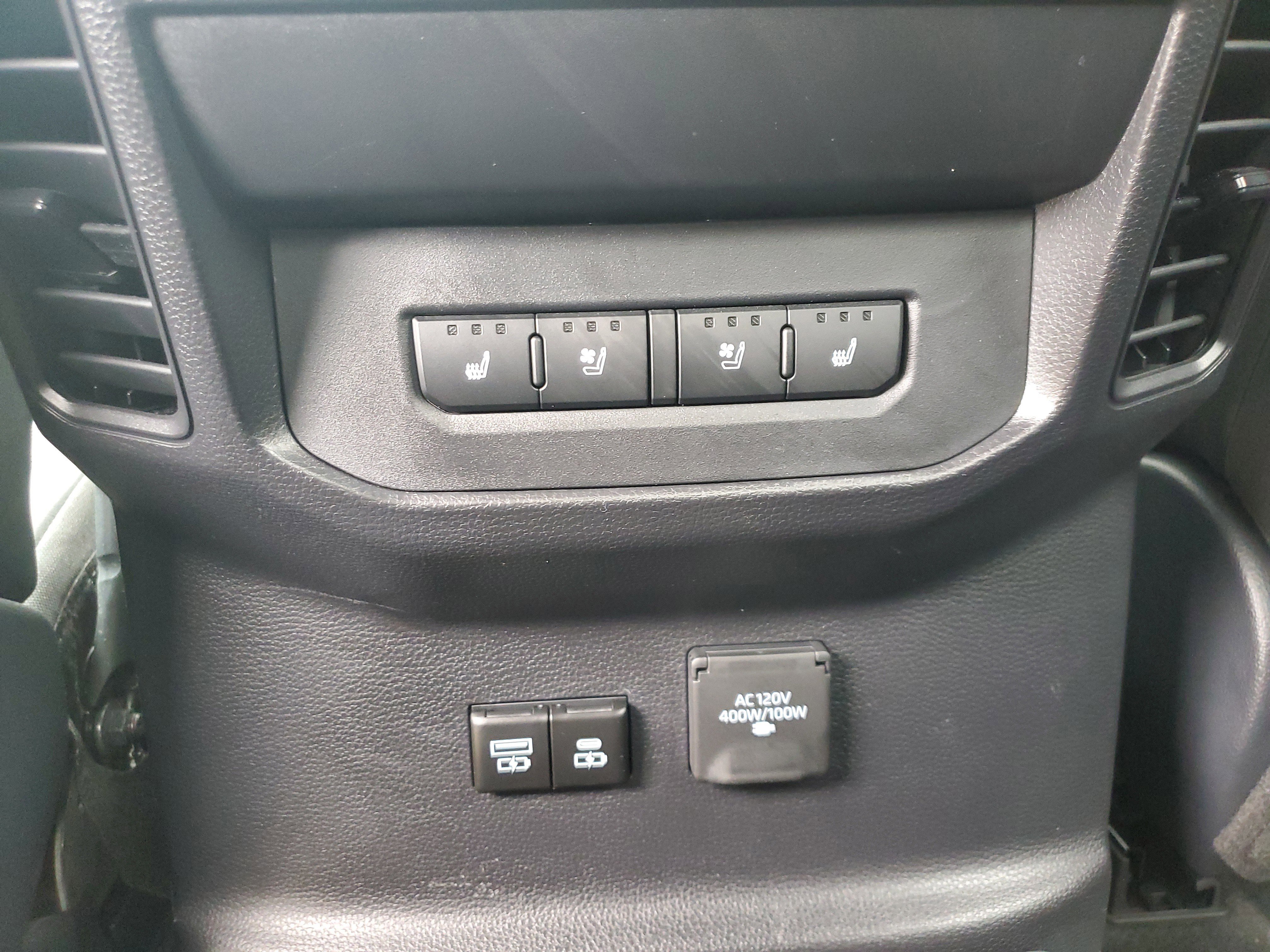 Used 2025 Toyota Tundra Platinum image 12