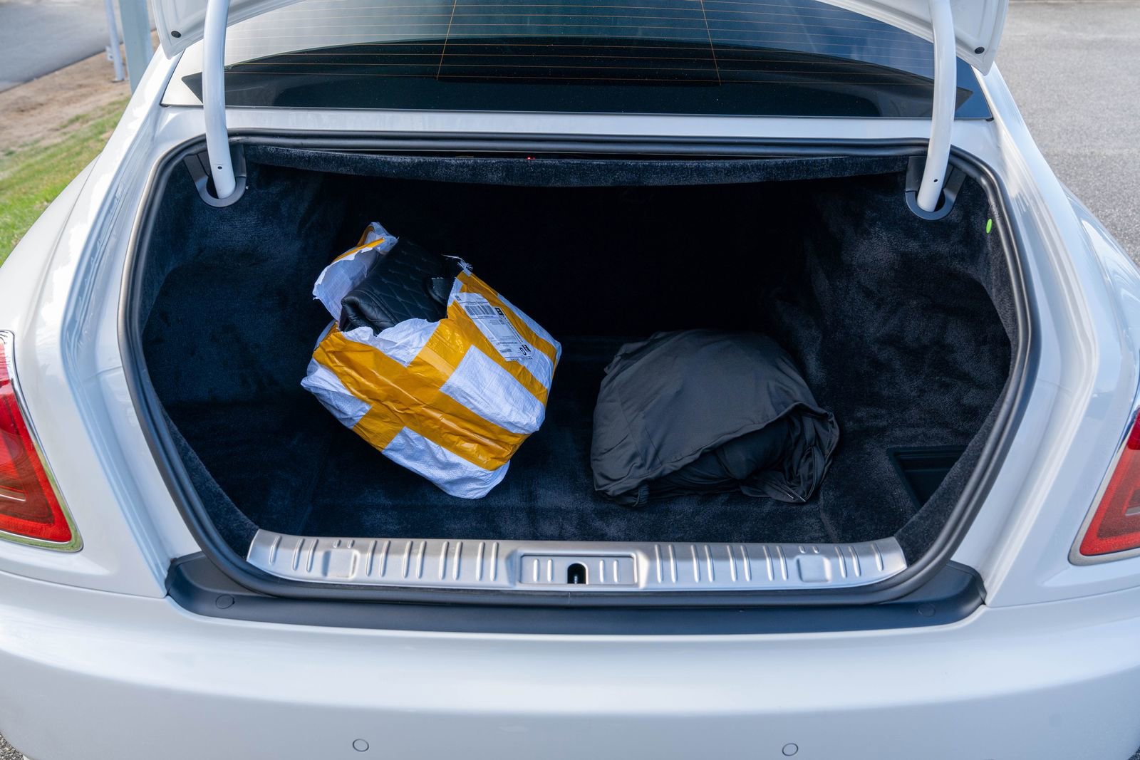 Used 2018 Rolls-Royce Ghost image 12