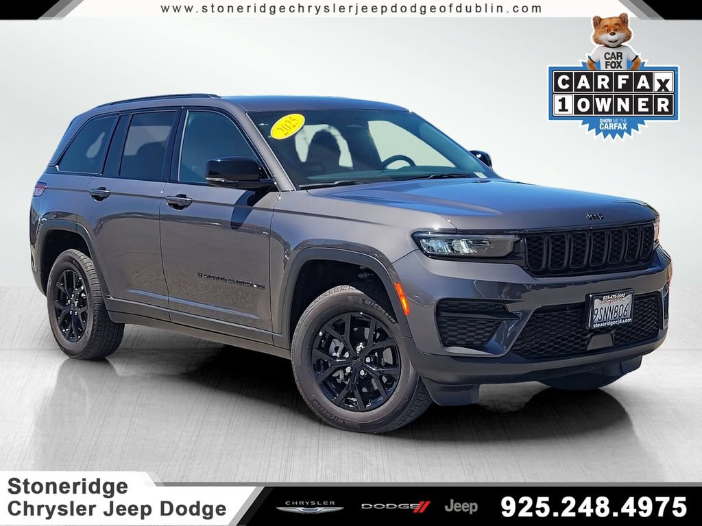 Used 2025 Jeep Grand Cherokee Altitude w/ Trailer Tow Package