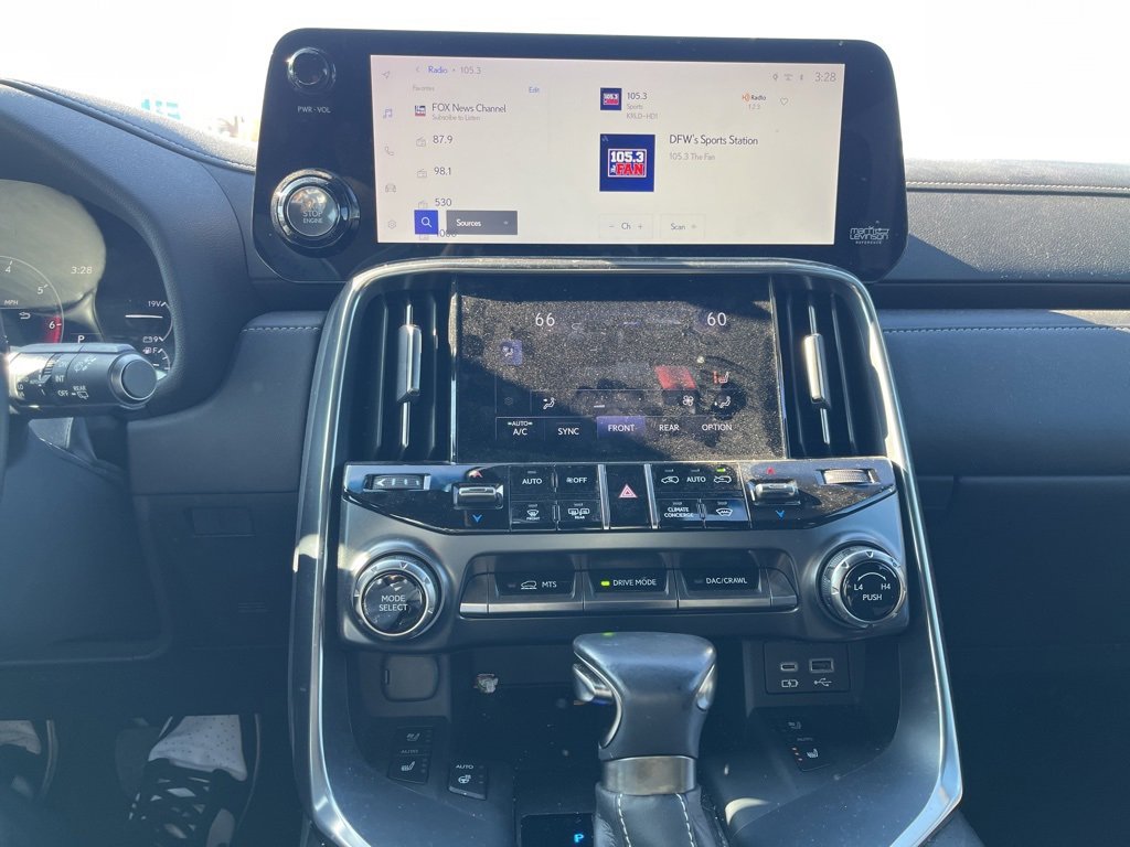 Used 2022 Lexus LX 600 4WD w/ Appearance Package image 15