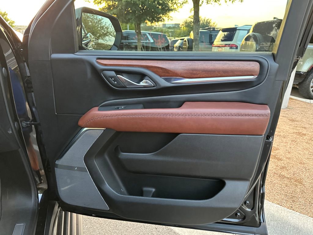 Used 2023 GMC Yukon XL Denali Ultimate AWD/4WD image 40