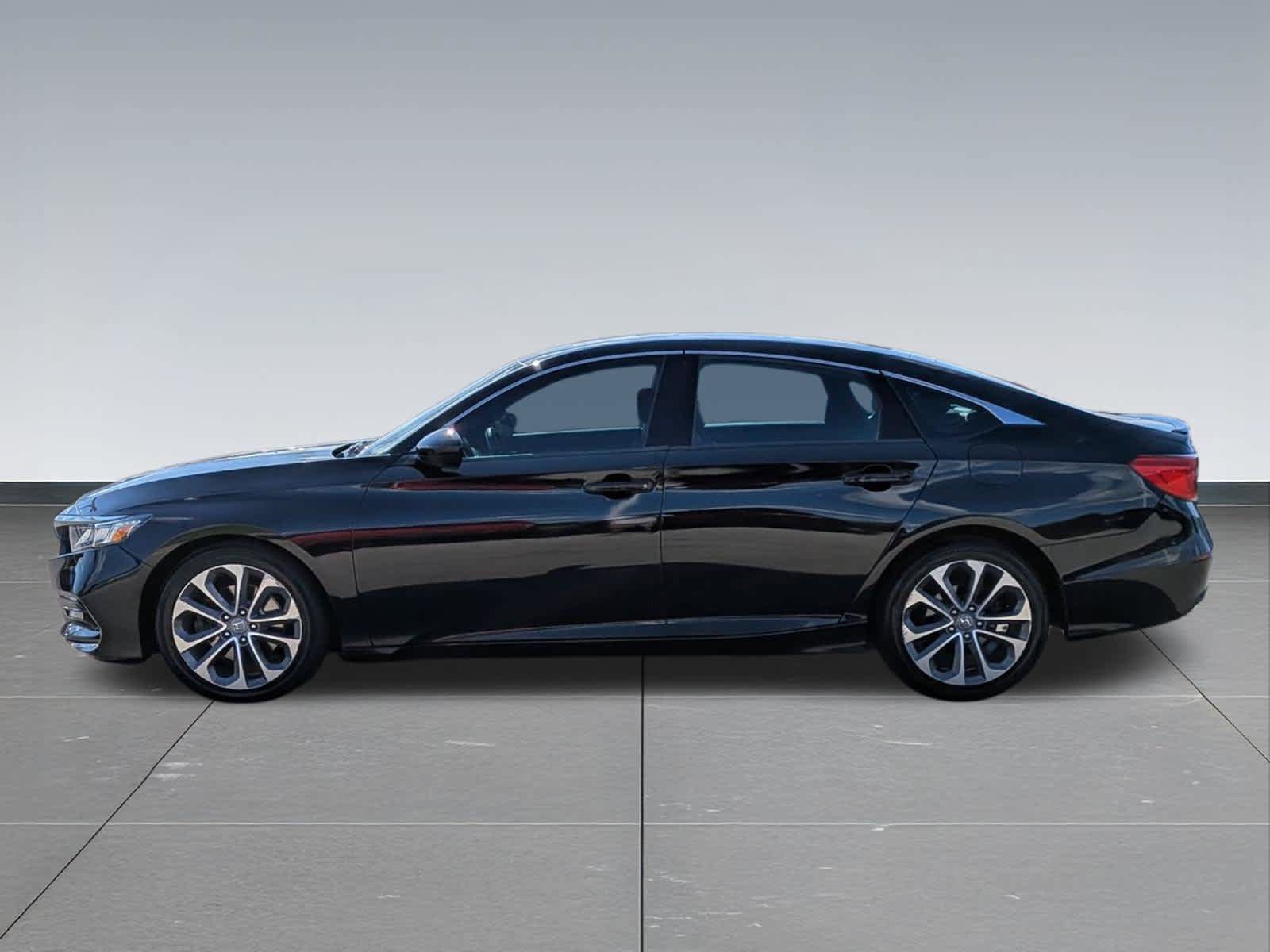 Used 2018 Honda Accord Sport image 2