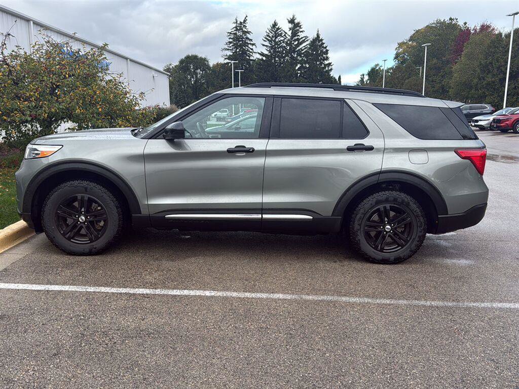 Used 2020 Ford Explorer XLT w/ Comfort Package AWD/4WD image 11