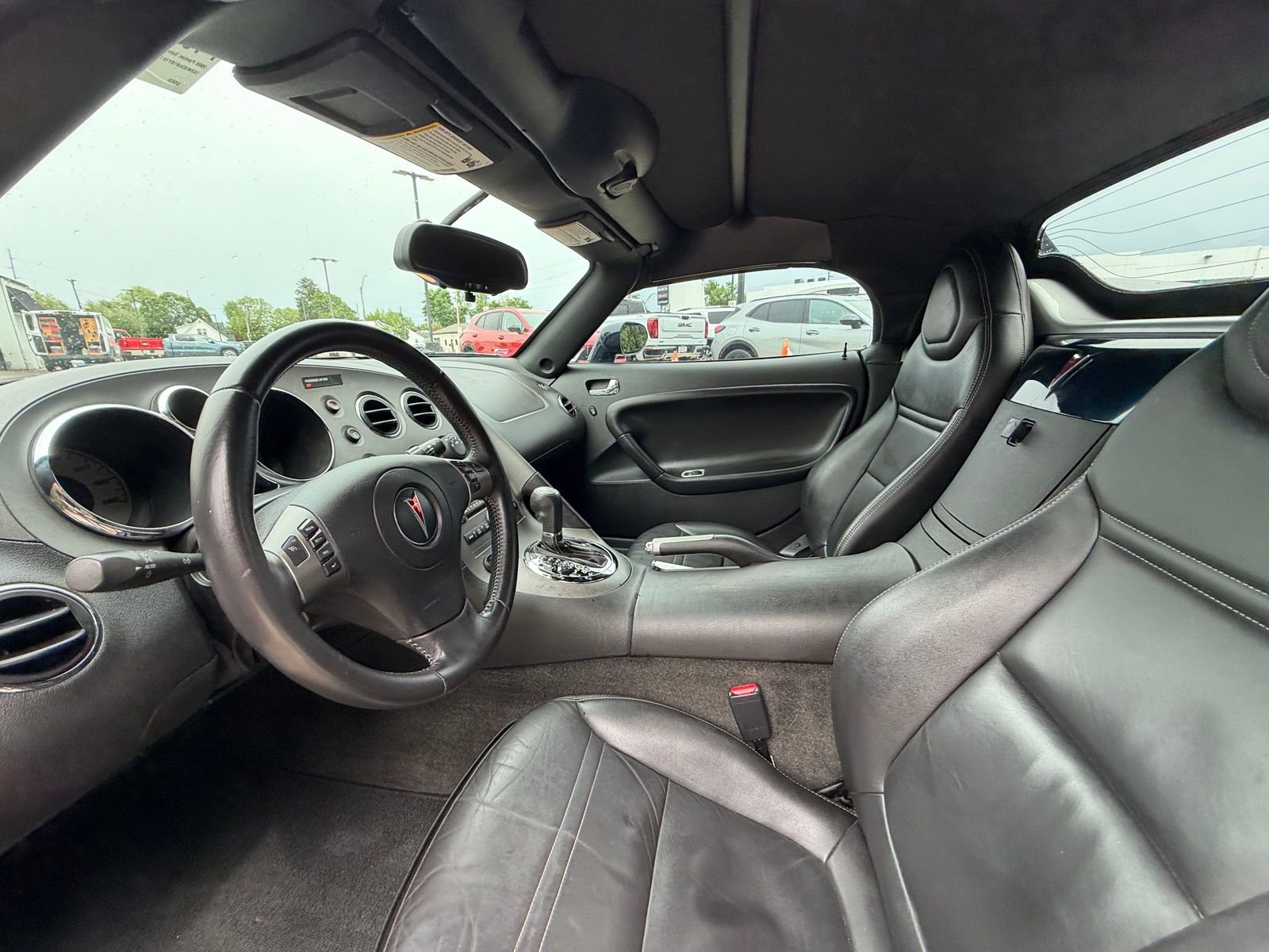 Used 2008 Pontiac Solstice Convertible w/ Premium Package RWD image 4