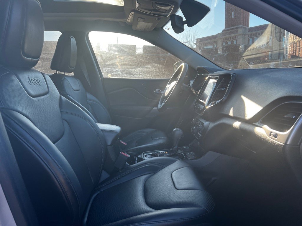 Certified 2019 Jeep Cherokee Limited image 16