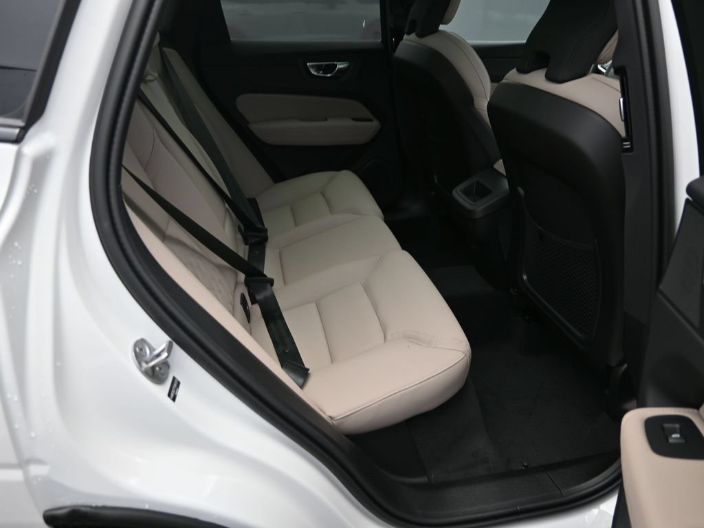 New 2026 Volvo XC60 B5 Core AWD/4WD image 33