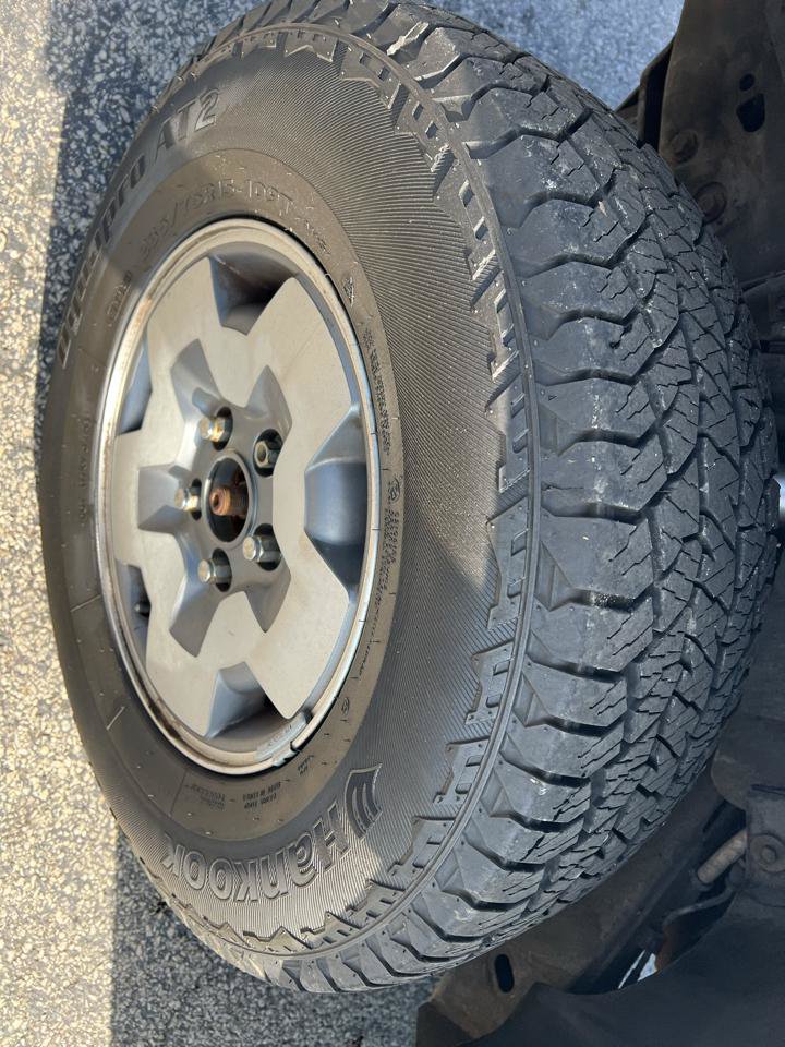 Used 2000 Chevrolet Blazer LS AWD/4WD image 16
