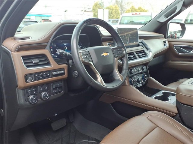 Used 2024 Chevrolet Suburban High Country w/ Advanced Technology Package image 9