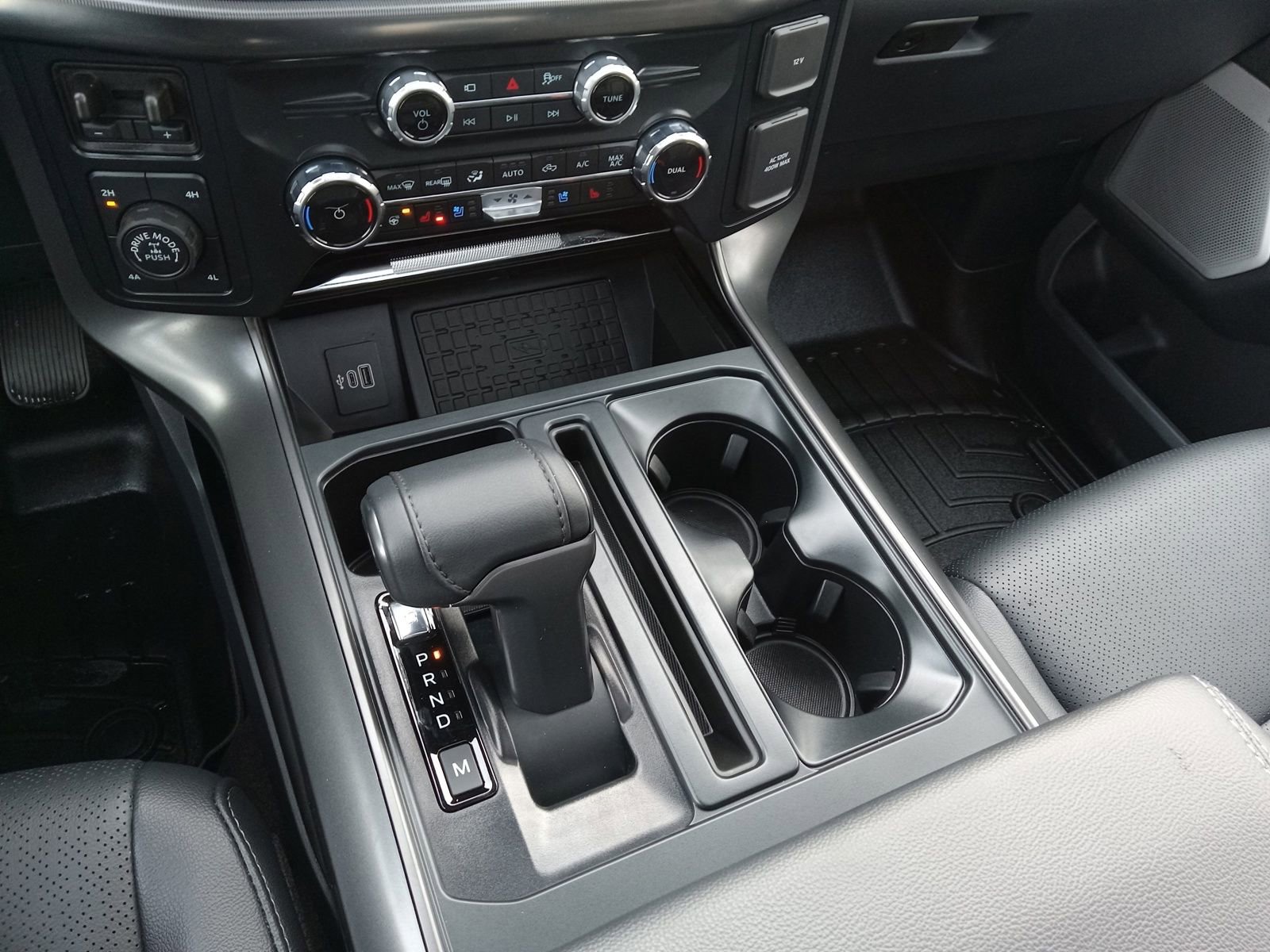 Used 2025 Ford F150 Lariat w/ Equipment Group 502A High image 18