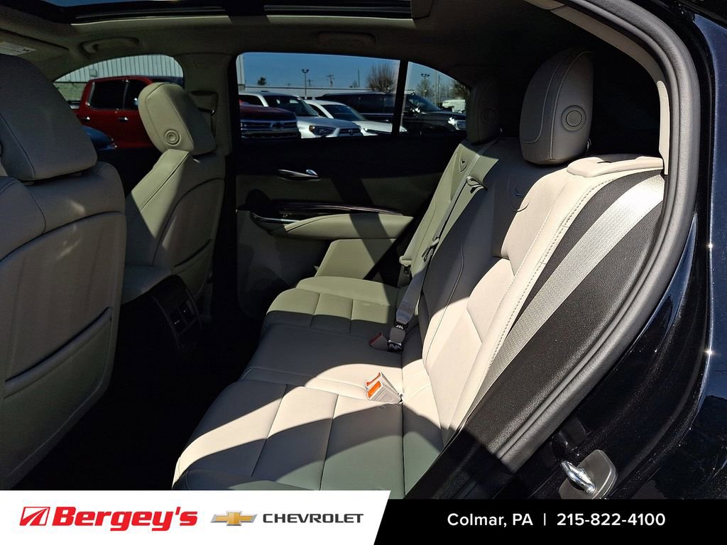 Certified 2022 Cadillac XT4 Luxury w/ Driver Awareness Package AWD/4WD image 12