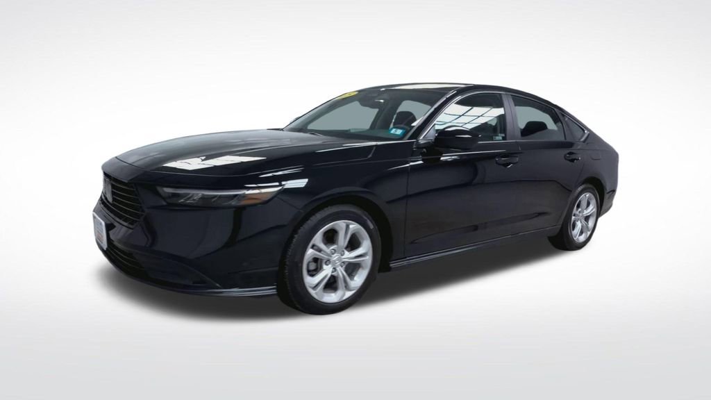 Used 2025 Honda Accord LX image 4