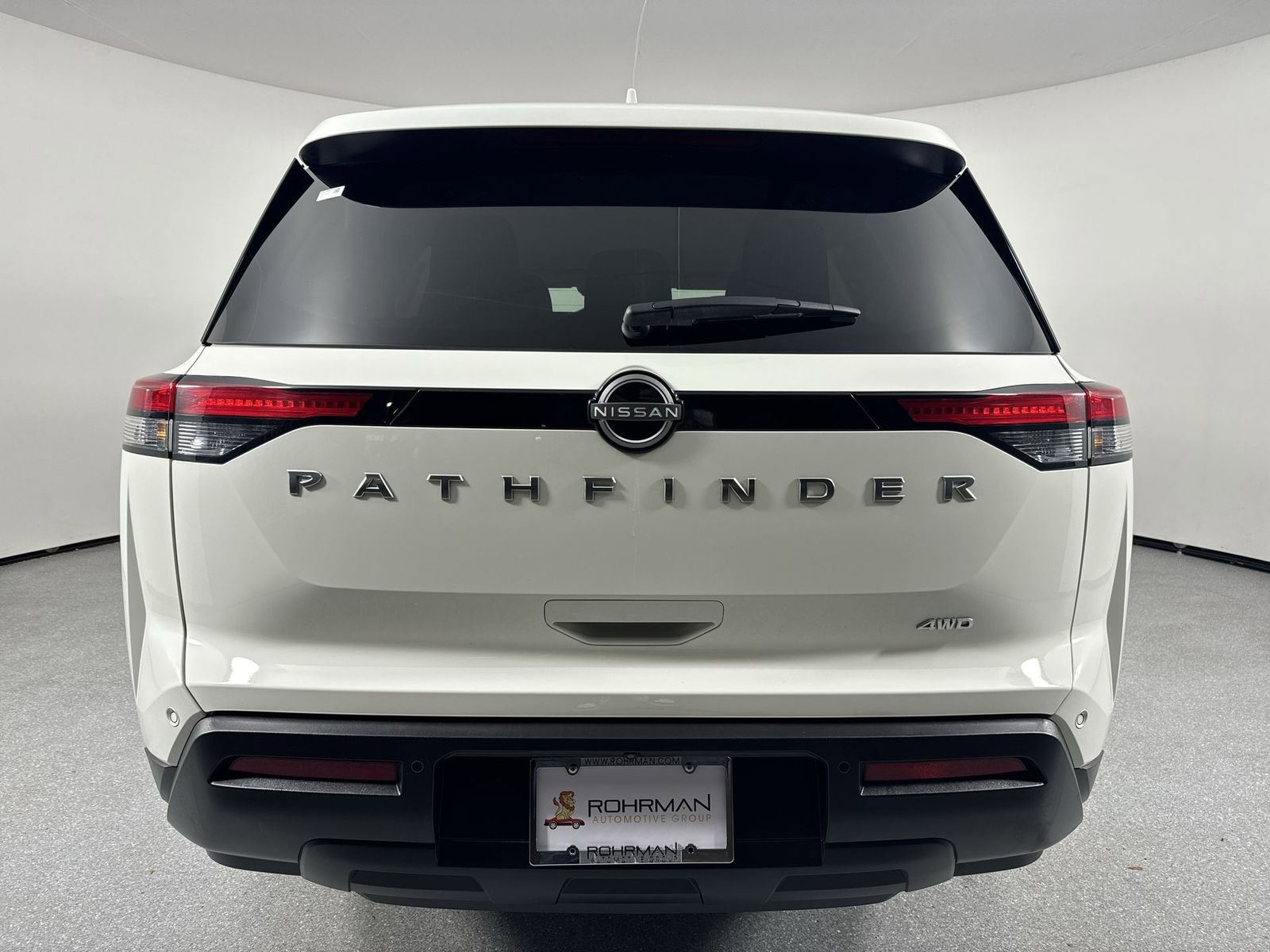Certified 2025 Nissan Pathfinder SV image 34