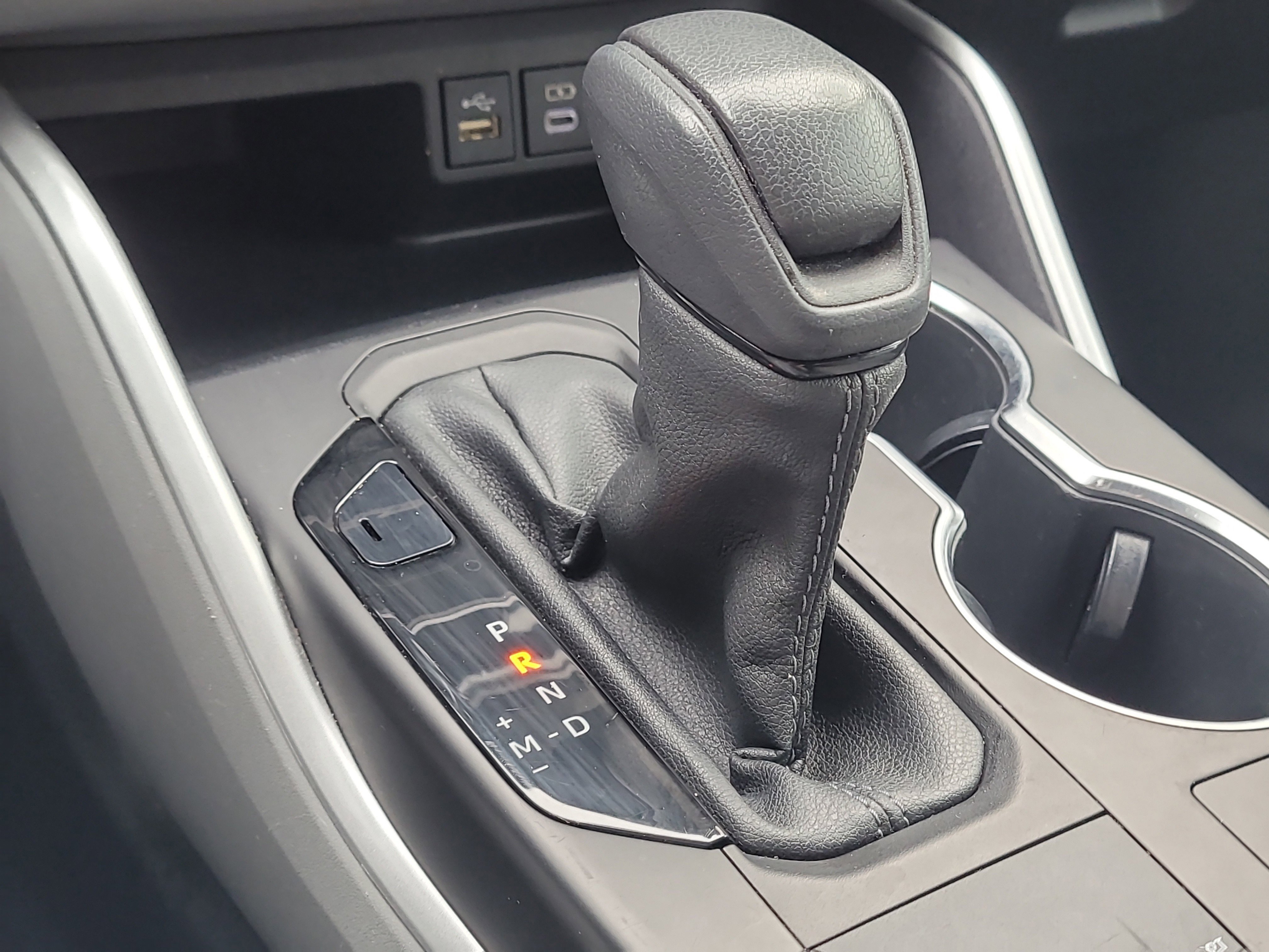 Used 2023 Toyota Highlander L FWD image 28