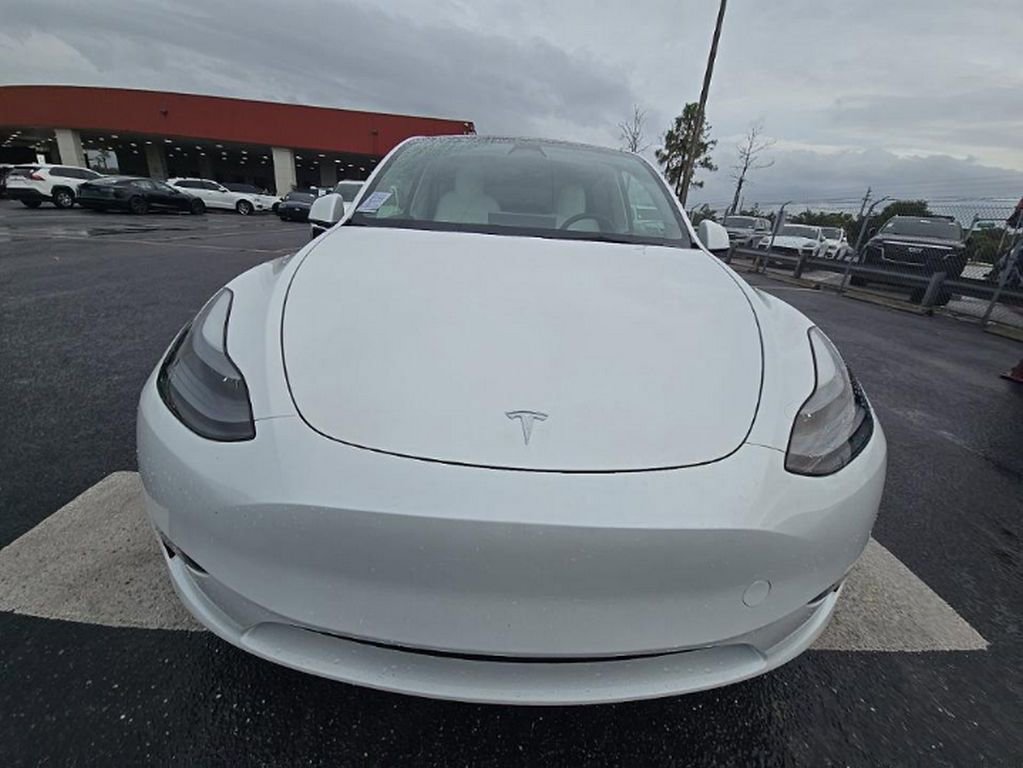 Used 2023 Tesla Model Y Performance AWD/4WD image 2