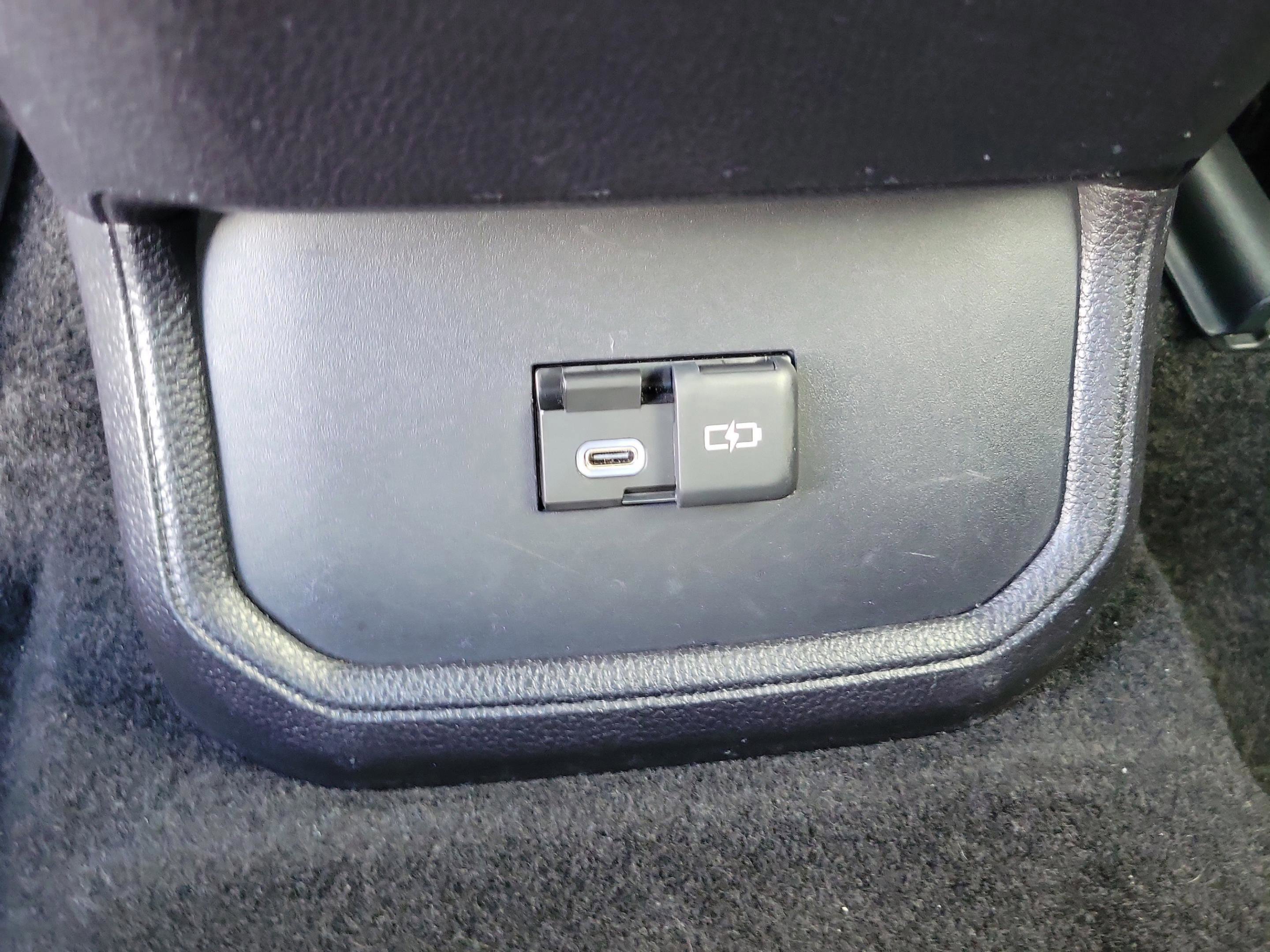 Used 2023 Toyota Highlander XLE image 8