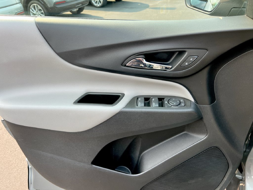 Used 2023 Chevrolet Equinox LT AWD/4WD image 19