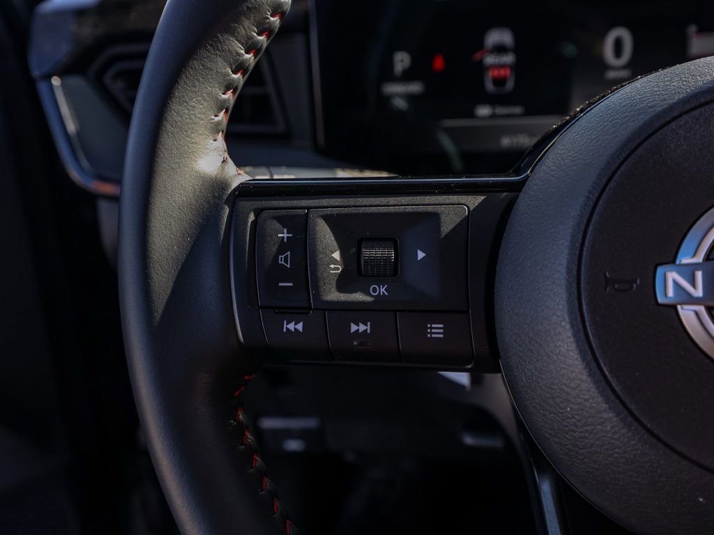 Used 2025 Nissan Kicks SR image 26