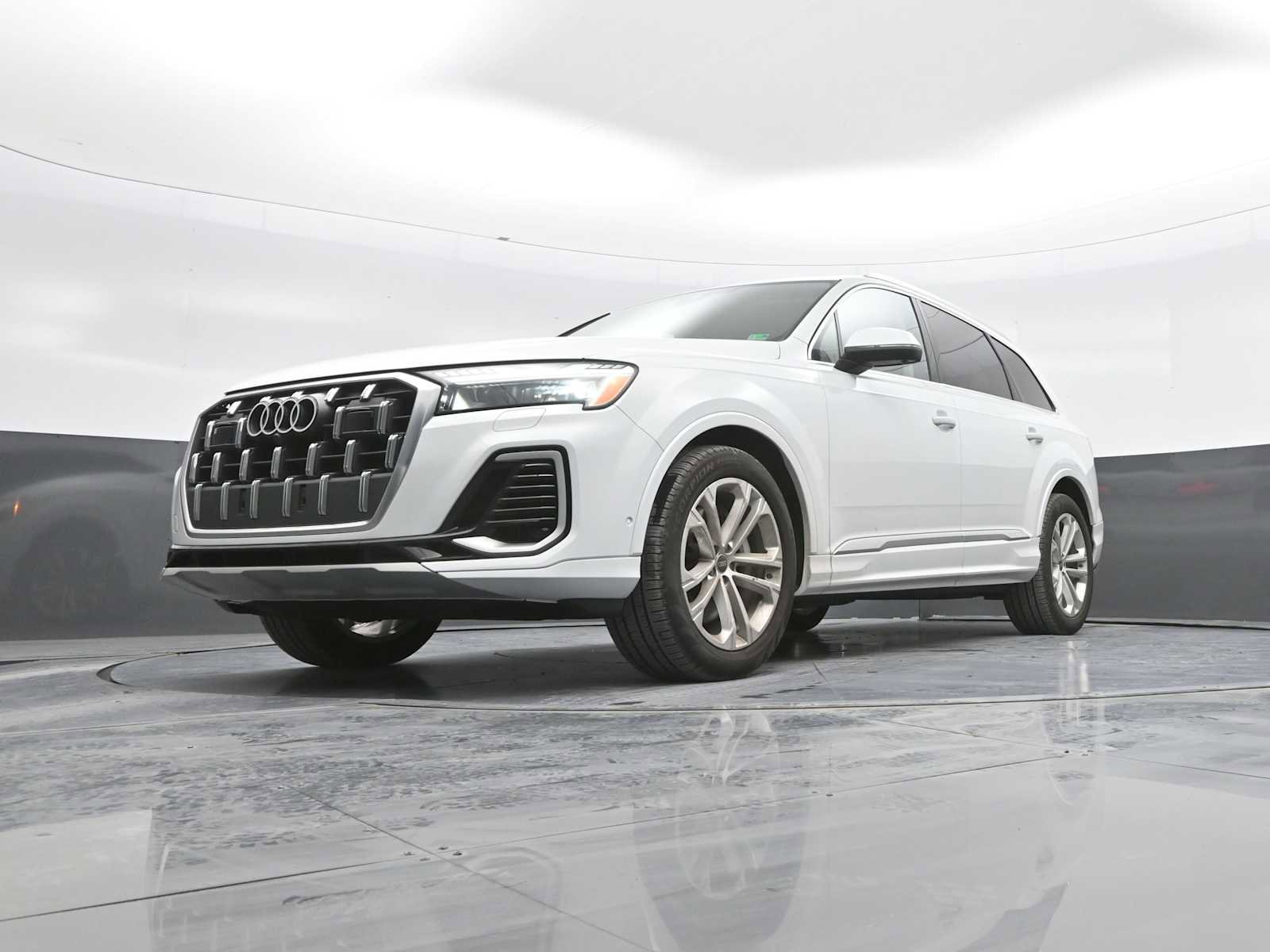 Used 2025 Audi Q7 3.0T Prestige w/ Prestige Package image 36