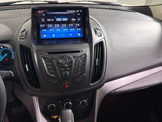 Used 2015 Ford Escape SE image 16