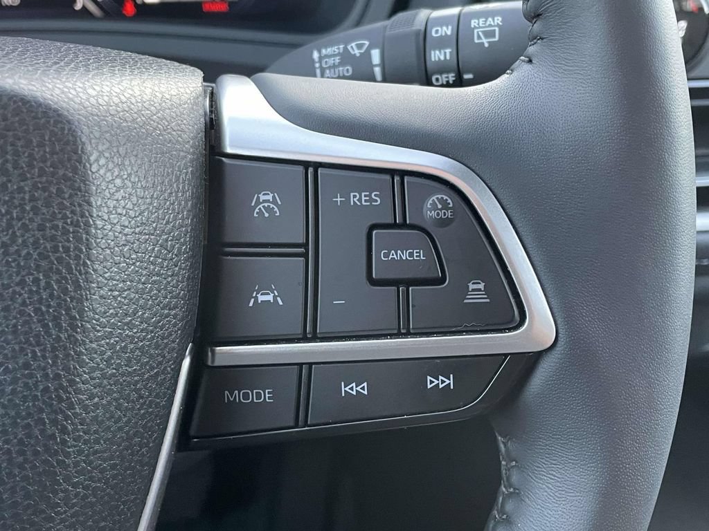 Used 2025 Toyota Grand Highlander AWD Hybrid image 12