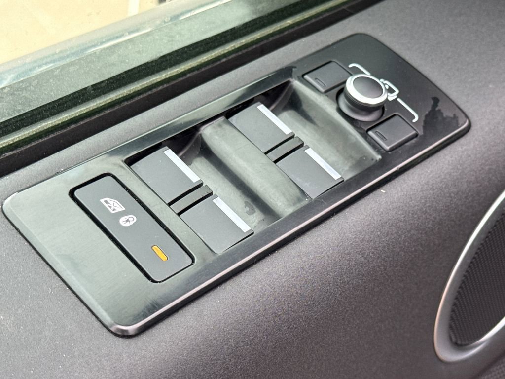 Used 2019 Land Rover Discovery SE AWD/4WD image 20