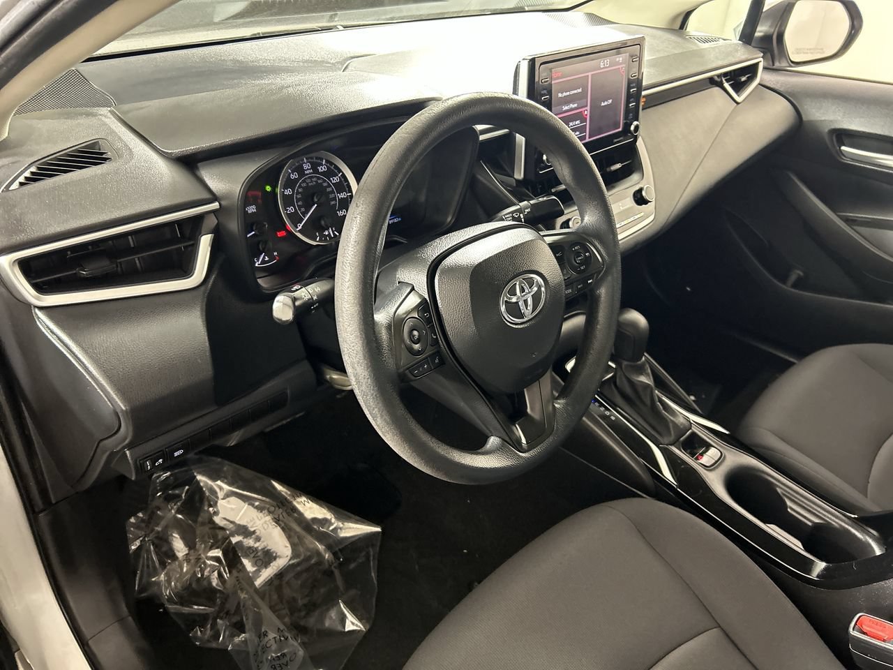 Used 2021 Toyota Corolla LE FWD image 11
