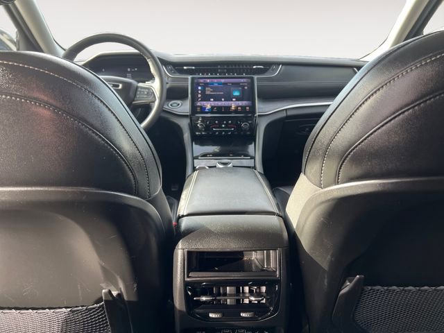 Used 2023 Jeep Grand Cherokee Limited w/ Luxury Tech Group II AWD/4WD image 10