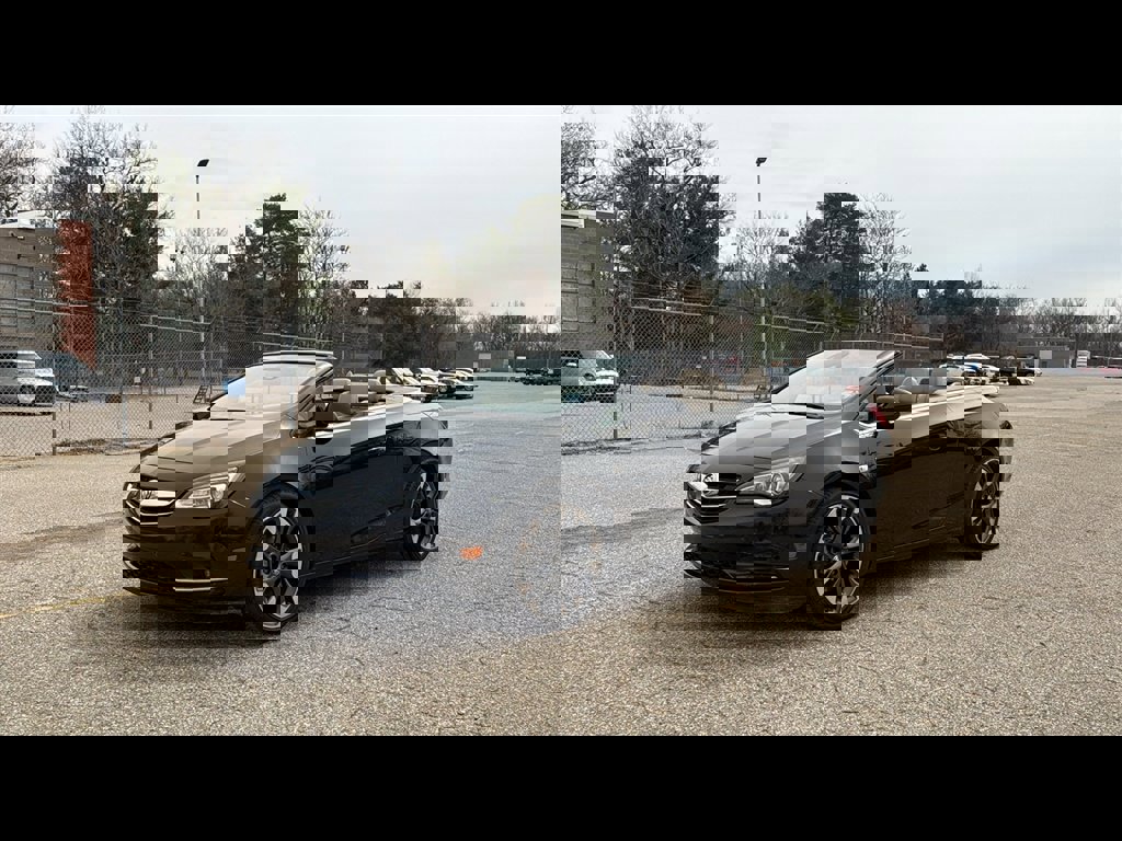 Used 2019 Buick Cascada Premium image 2