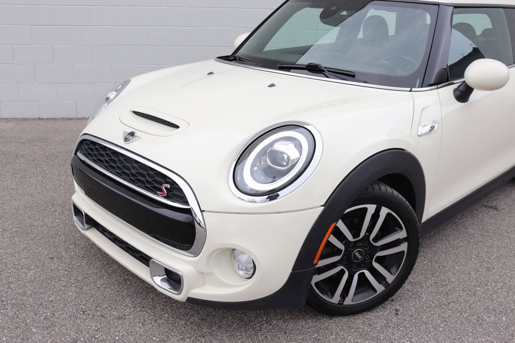 Used 2019 MINI Cooper S w/ Premium Package image 9