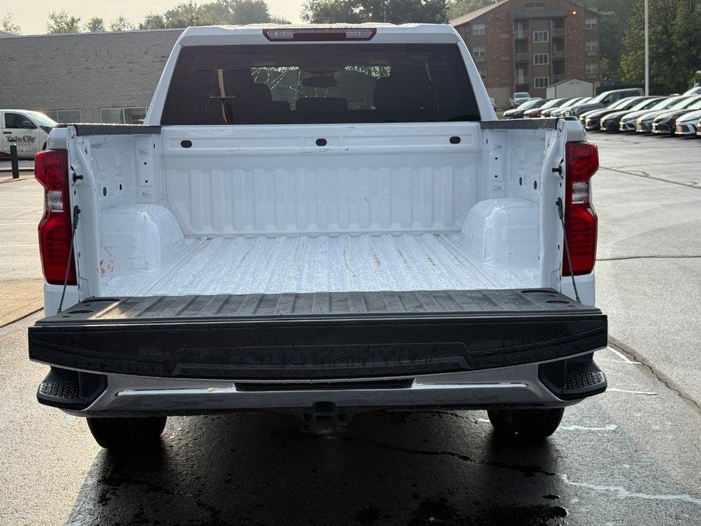 Used 2025 Chevrolet Silverado 1500 LT image 4