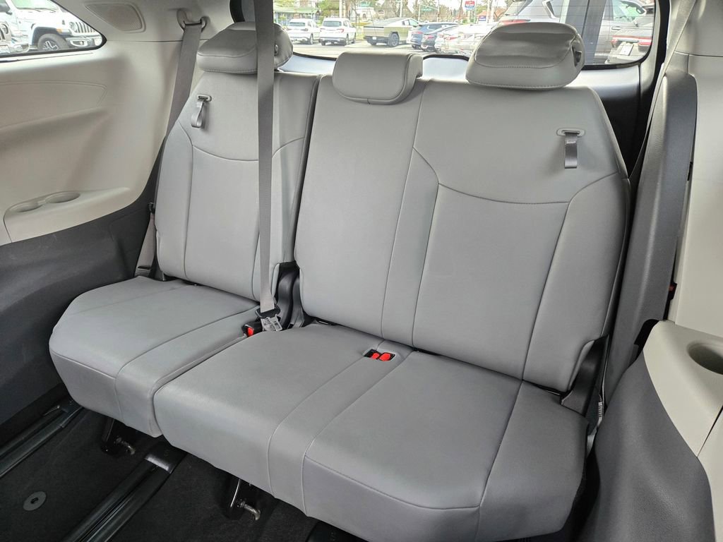 Used 2023 Toyota Sienna Limited AWD/4WD image 13