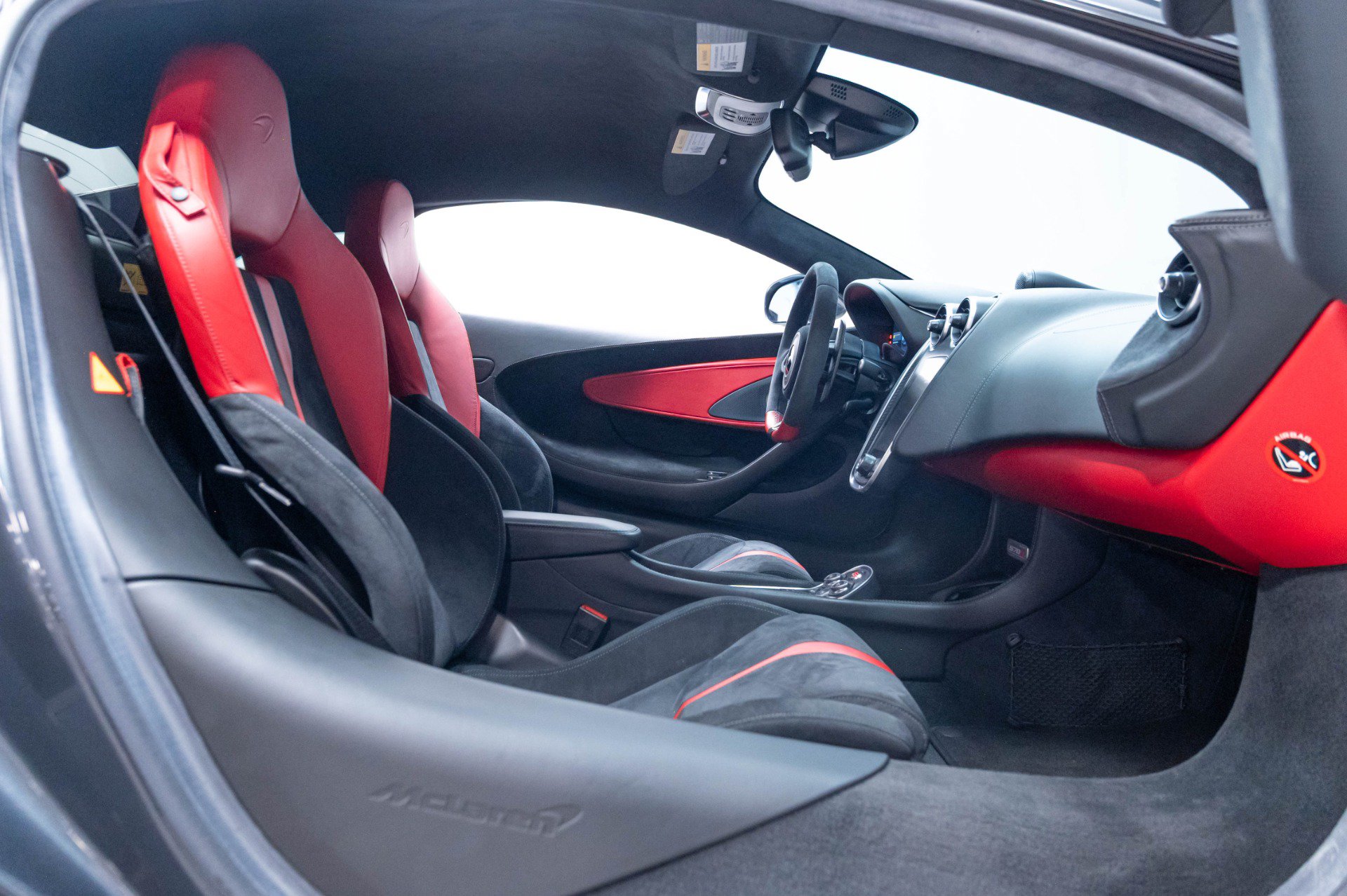 Used 2019 McLaren 570S Coupe RWD image 33