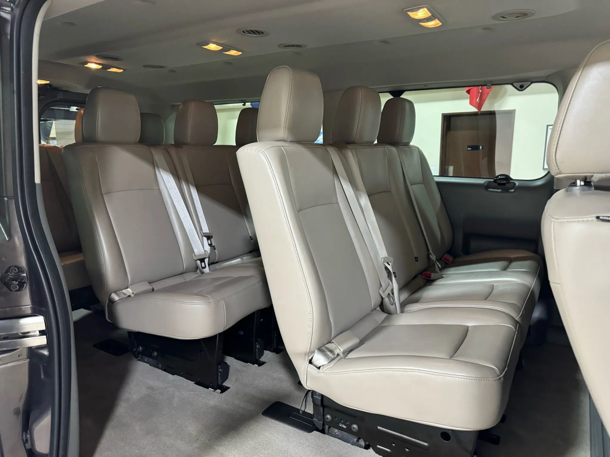 Used 2018 Nissan NV 3500 SL image 29
