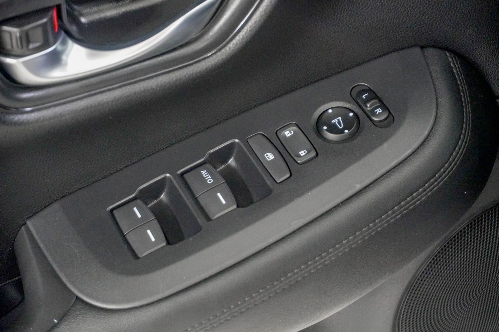 Used 2023 Honda HR-V LX image 17