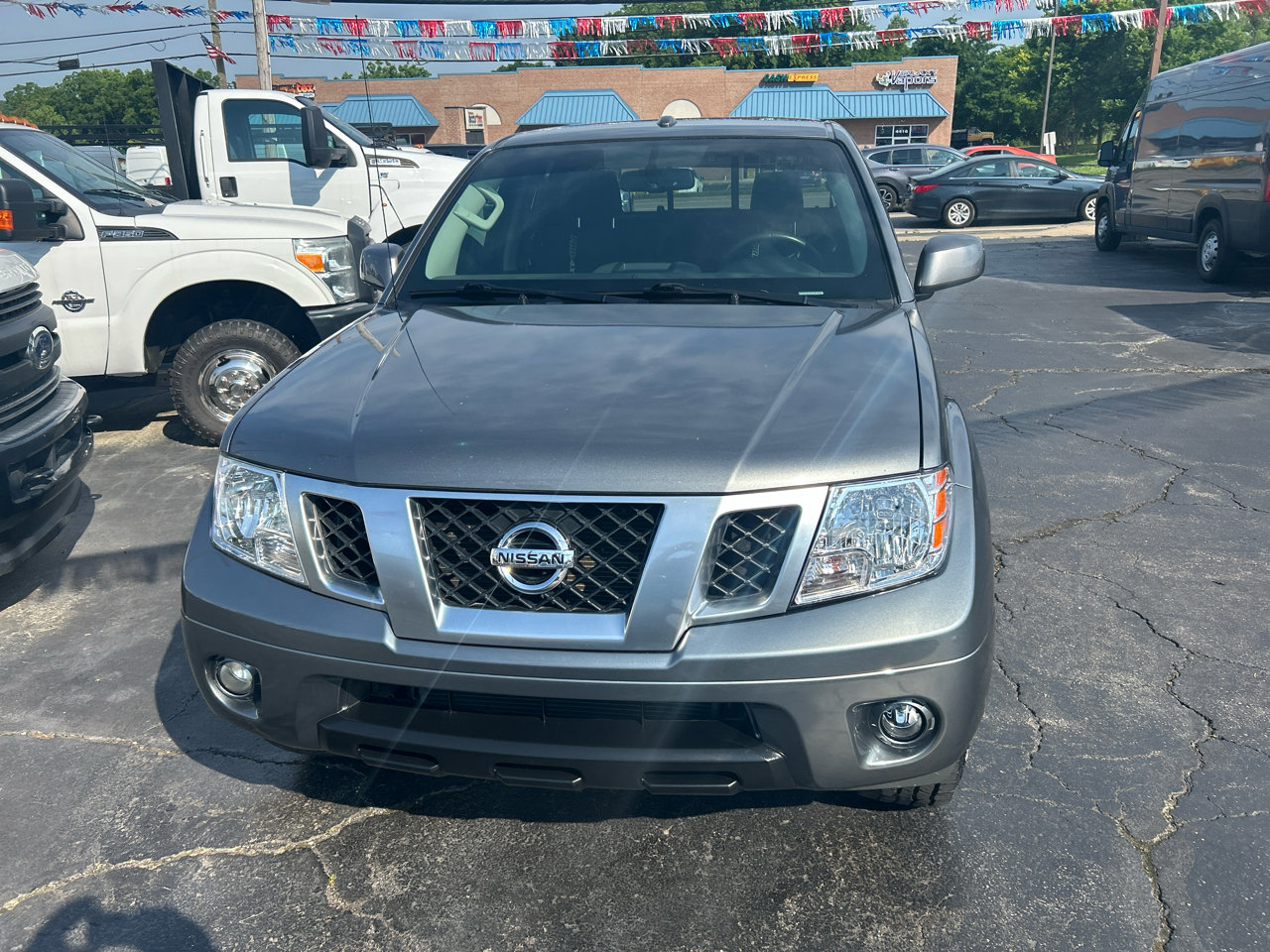 Used 2018 Nissan Frontier PRO-4X image 3