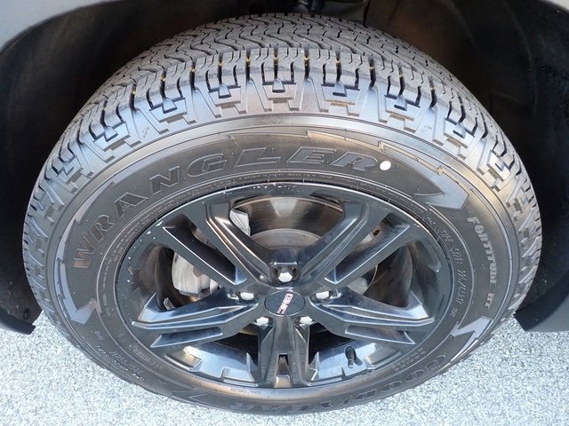Used 2024 GMC Terrain AT4 w/ LPO, Floor Liner Package image 11