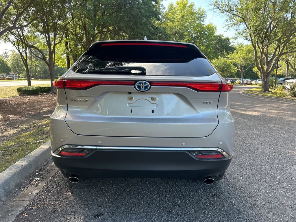 Used 2024 Toyota Venza XLE AWD/4WD image 8