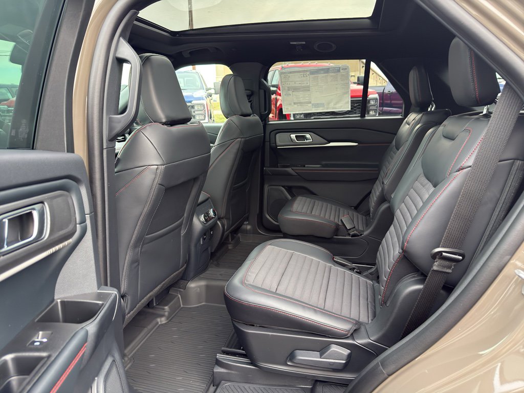 New 2026 Ford Explorer ST-Line w/ ST-Line Street Pack image 25