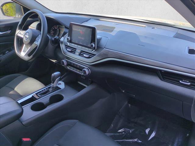 Used 2025 Nissan Altima 2.5 SV FWD image 23