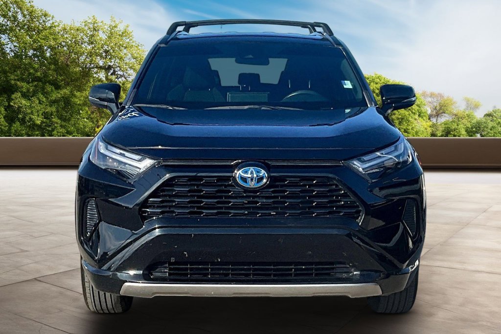 Used 2024 Toyota RAV4 SE AWD/4WD image 3