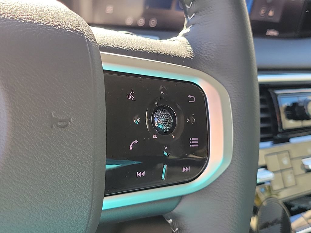 New 2026 Nissan Armada SV image 28