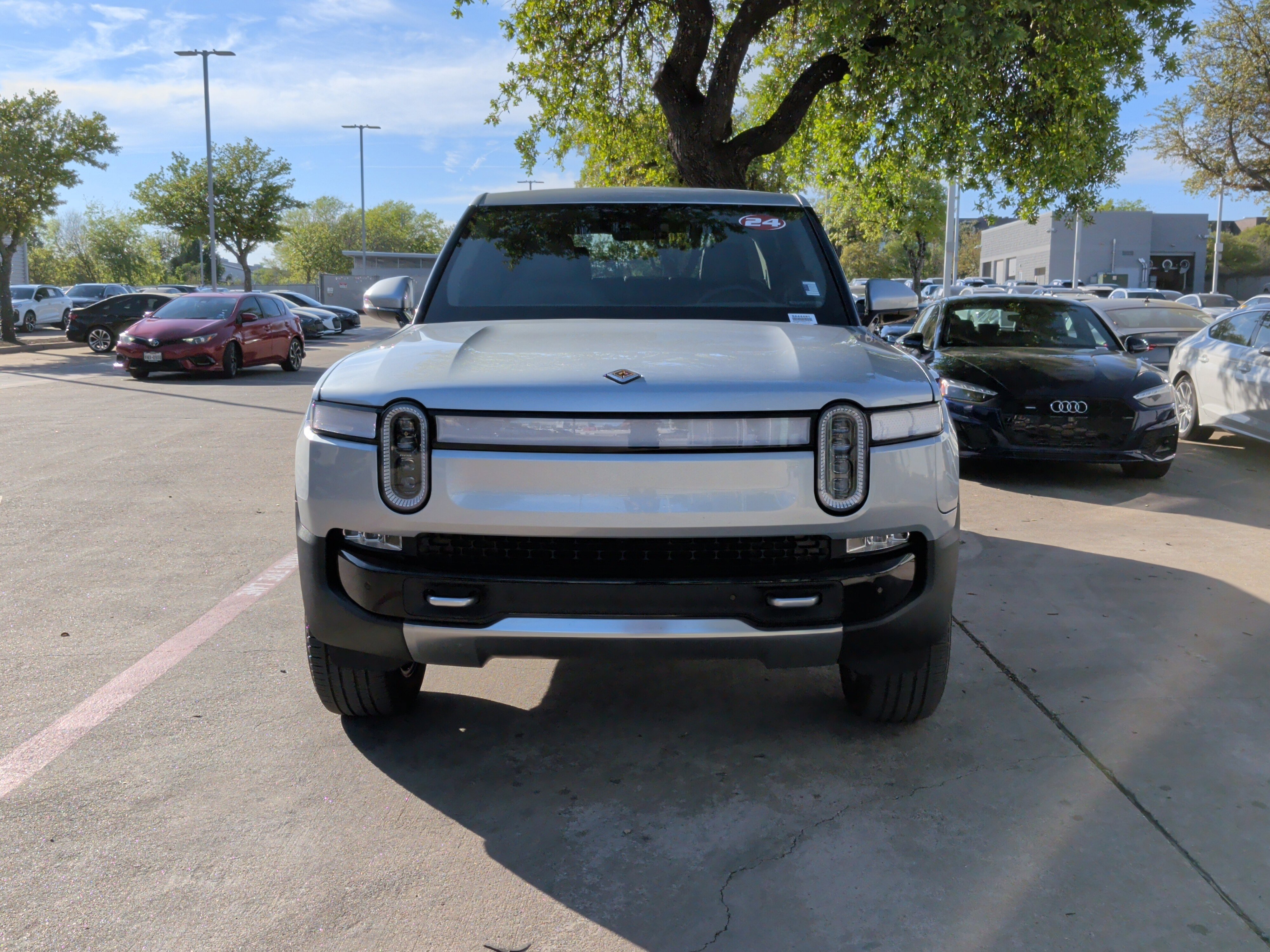 Used 2024 Rivian R1T Adventure image 3