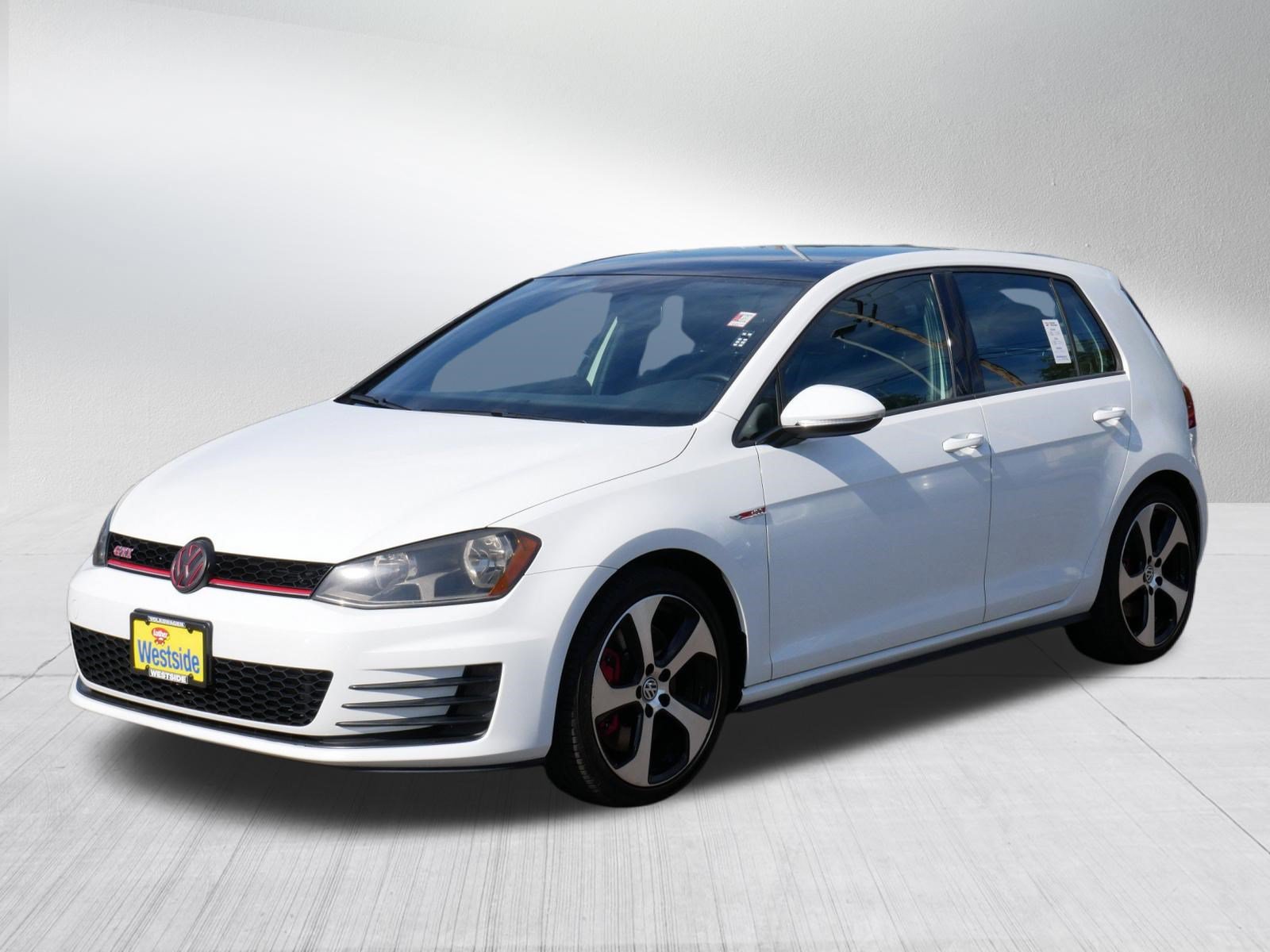 Used 2017 Volkswagen GTI SE FWD image 3