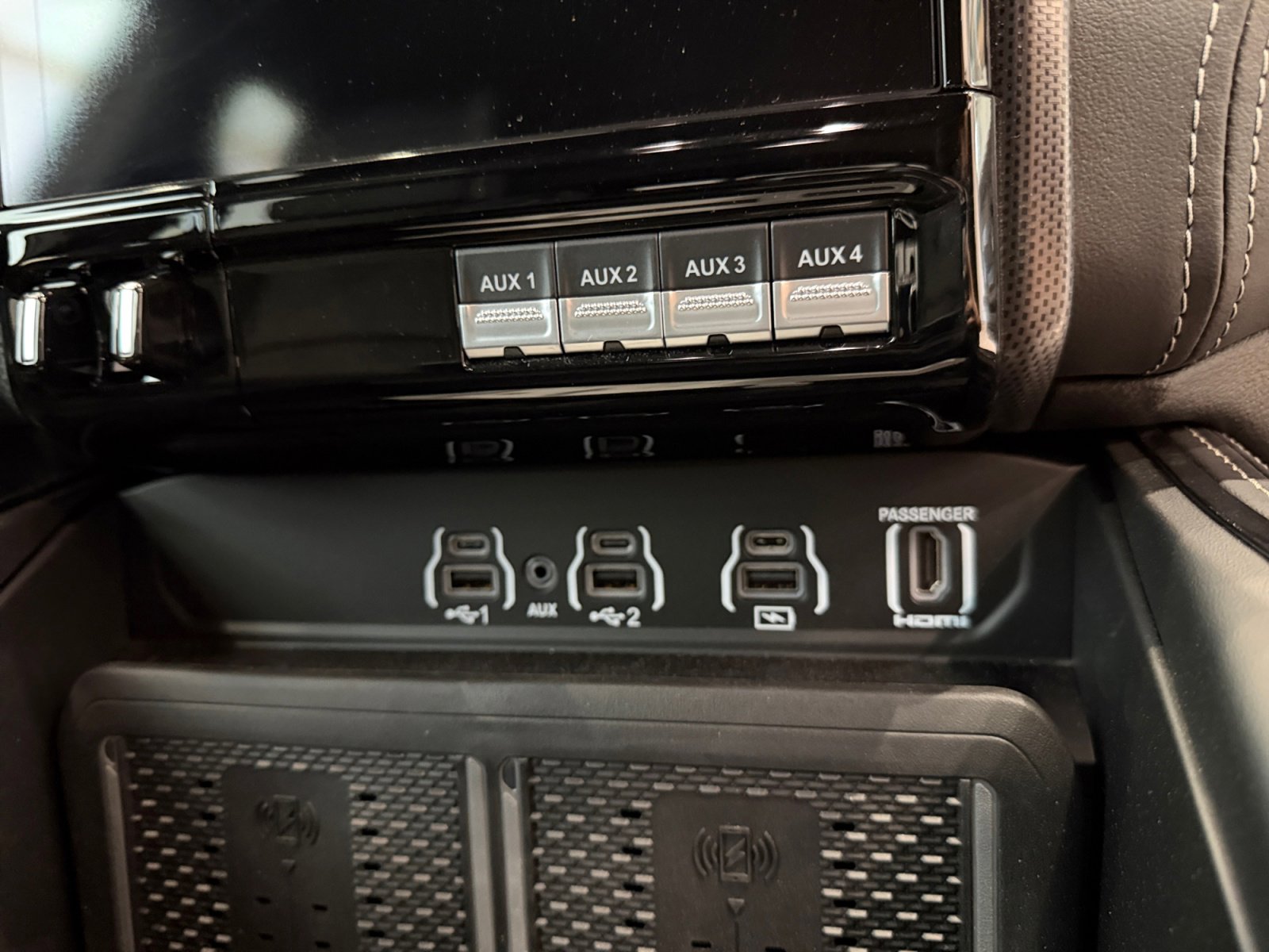 New 2026 RAM 3500 Limited AWD/4WD image 21