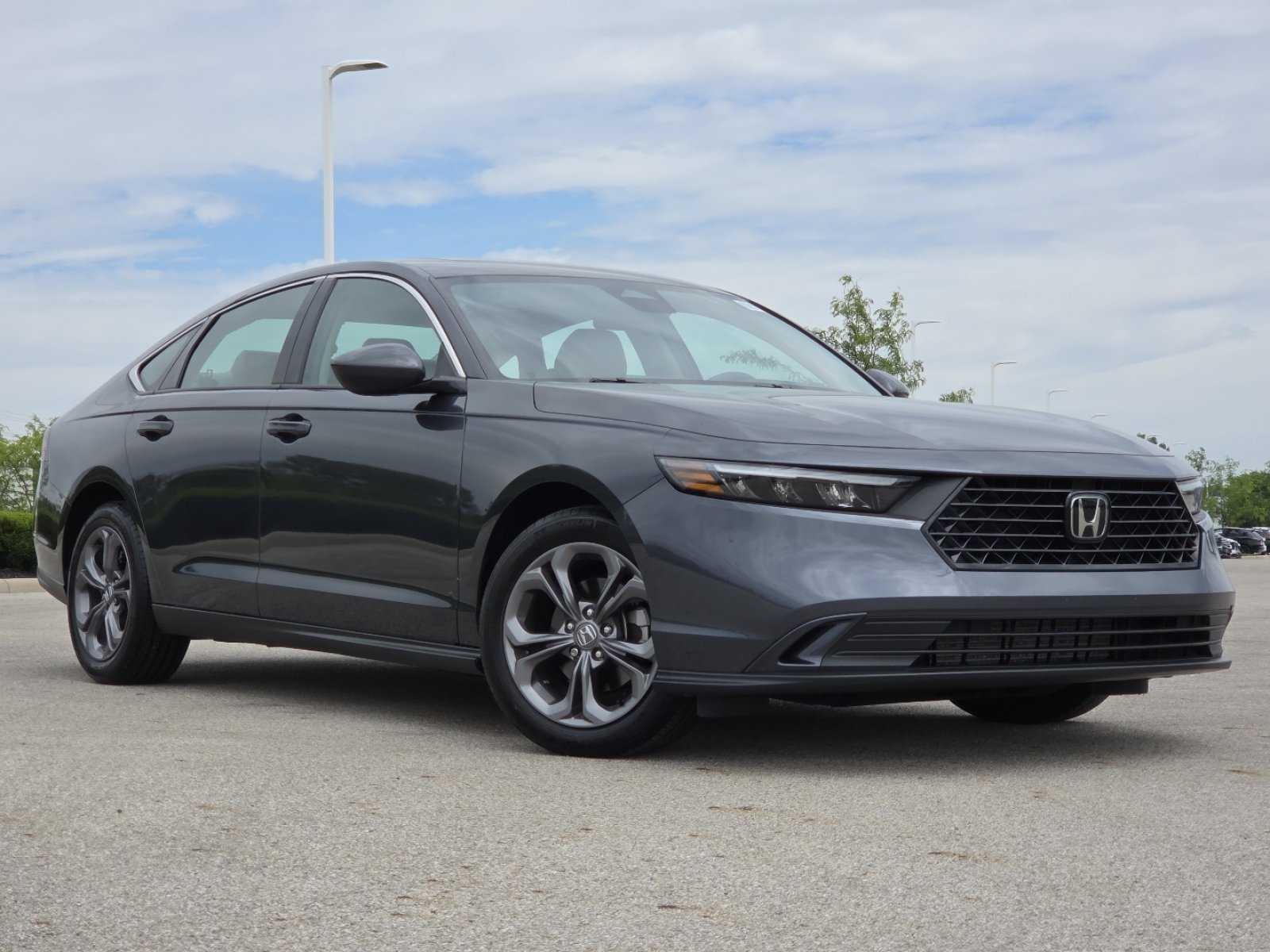 Used 2024 Honda Accord EX image 2