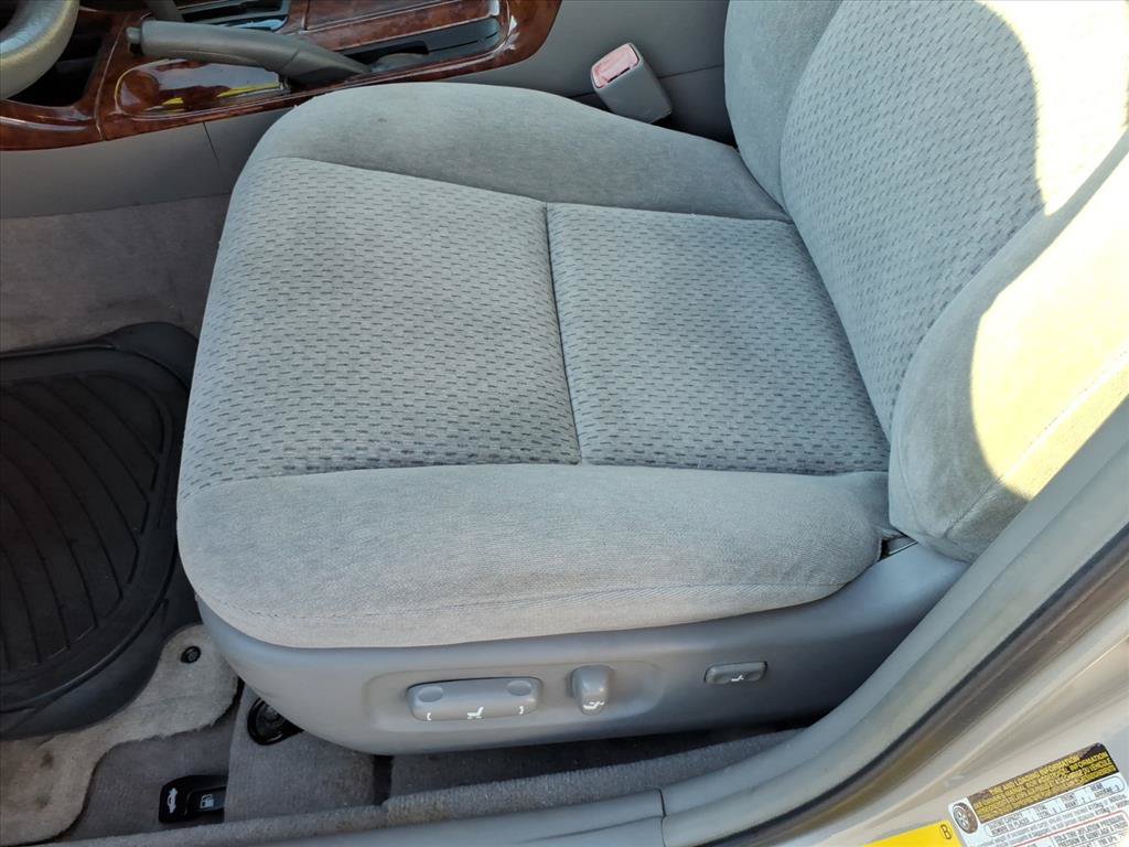 Used 2004 Toyota Camry LE FWD image 24